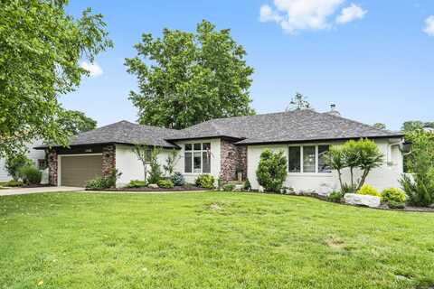1466 Pointe Royale Drive, Branson, MO 65616