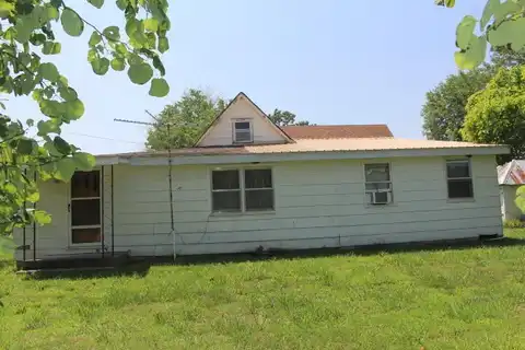 209 E 370th Road, Dunnegan, MO 65640