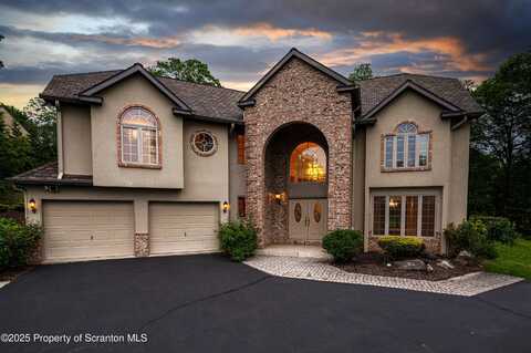 133 Glenmaura Drive, Moosic, PA 18507