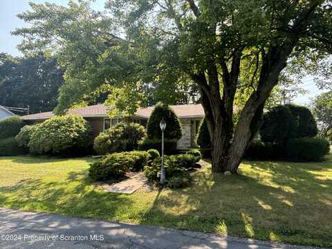 100 Vosburg Lane, Clarks Summit, PA 18411