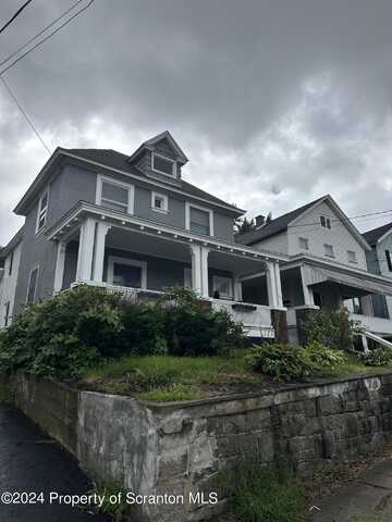 207 S Valley, Olyphant, PA 18447