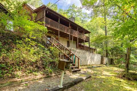 1724 Red Fox Ridge Way, Sevierville, TN 37862