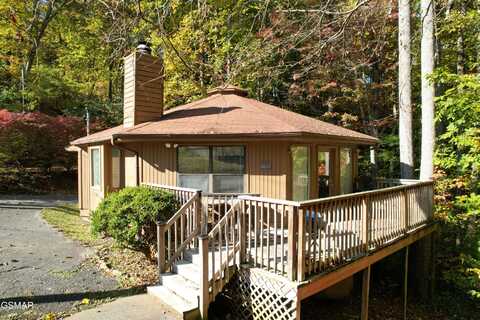 703 Maples Court, Gatlinburg, TN 37738