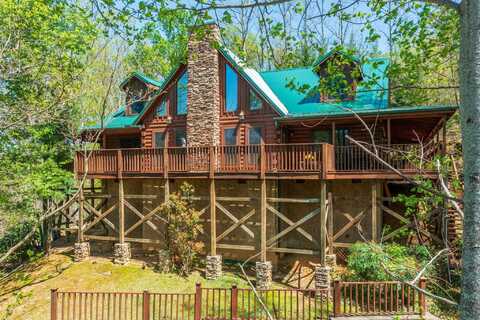 915 Statham Way, Gatlinburg, TN 37738