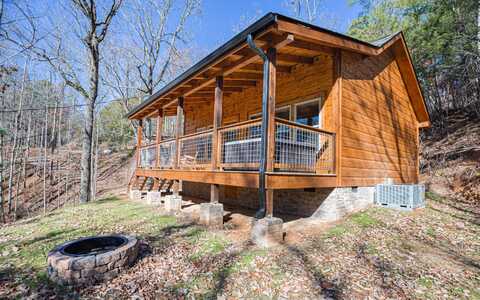 2325 Courtney Lane, Sevierville, TN 37876