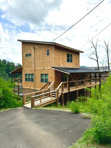 2220 Headrick Lead, Sevierville, TN 37862