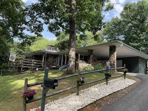 909 Carvers Lane, Sevierville, TN 37876