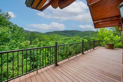 229 Morning Breeze Road, Gatlinburg, TN 37738