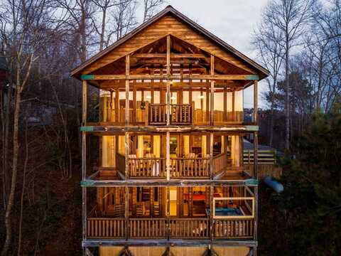 2126 Nordic Circle, Gatlinburg, TN 37738