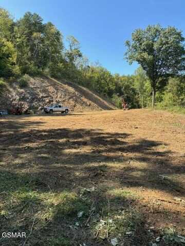 1628 Valley Rd, Sevierville, TN 37862