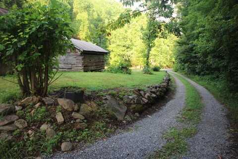 1970 Carrs Creek Road, Townsend, TN 37882