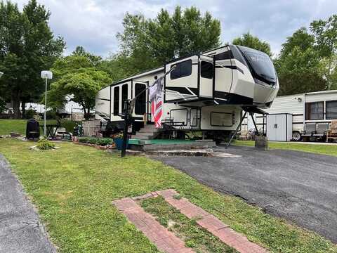 4229 E Parkway #131, Gatlinburg, TN 37738