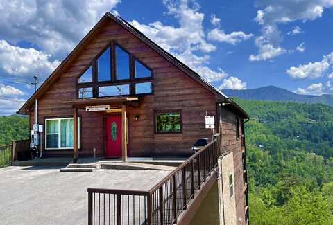 216 W Pinnacle Drive, Gatlinburg, TN 37738