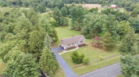 140 Hillcrest Rd, Readington, NJ 08822