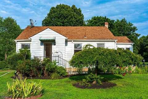 8 Den Herder Dr, Franklin, NJ 08873