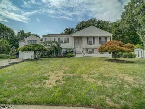 6 Cypress Ct, Fairfield, NJ 07004