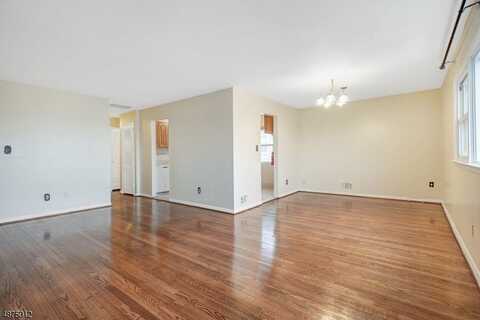 7 Troy Ct, Maplewood, NJ 07040