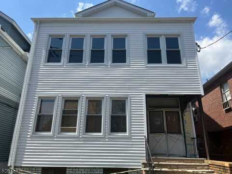 771 Grove St, Irvington, NJ 07111