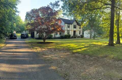 3 Powhatatan Way, Mount Olive Twp., NJ 07840