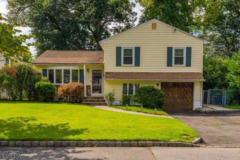 37 Brasser Ln, Kenilworth, NJ 07033