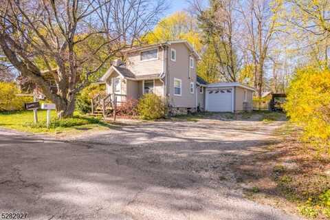 12 Muscotah Rd, Vernon, NJ 07422