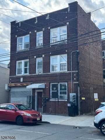 66 Stone St, Newark, NJ 07104