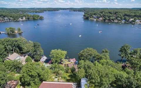 343 Squaw Trl, Hopatcong, NJ 07821