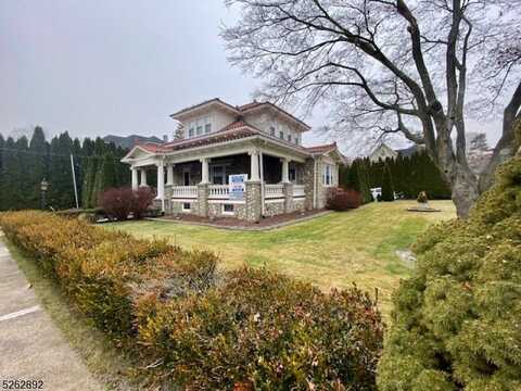 21 Lincoln Ave, Dover, NJ 07801