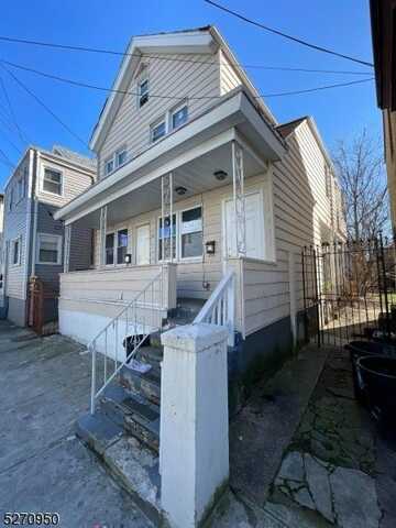 160 Lyon St, Paterson, NJ 07524