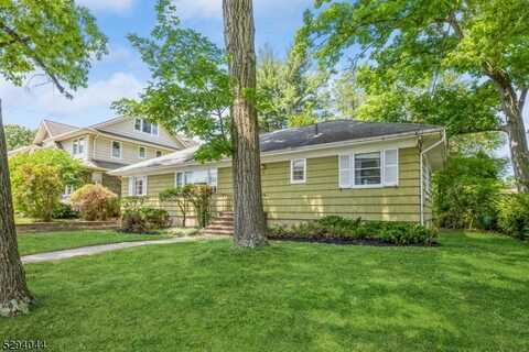 21 Tennis Pl, Nutley, NJ 07110