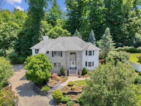 4 Glen Airlee Ct, Morris, NJ 07960