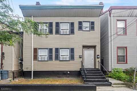 45 Bergen St, Paterson, NJ 07522