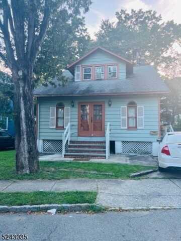 58 Harrison St, Morristown, NJ 07960