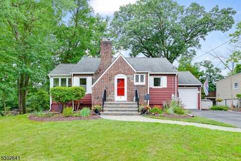 8 Fairview Ave, Montvale Boro, NJ 07645