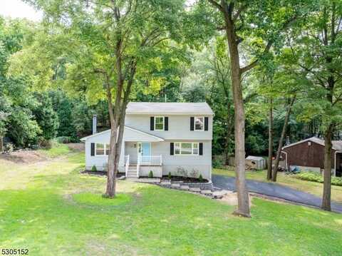 54 Woodland Dr, Vernon, NJ 07462