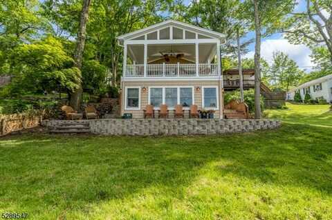 423 Lakeside Blvd, Hopatcong, NJ 07843