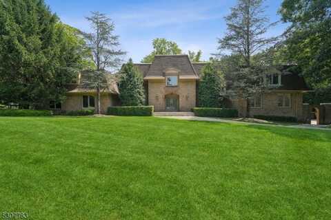 425 Saddle Back Trl, Franklin Lakes, NJ 07417