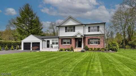 96 Mountain Ave, Pequannock, NJ 07444