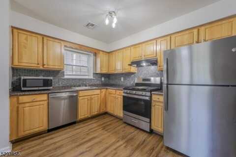 61-63 Hedden Ter, Apt 1, Newark, NJ 07108