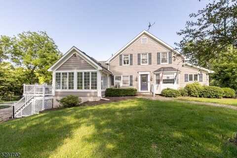 451 Delaware Rd, Hope, NJ 07825