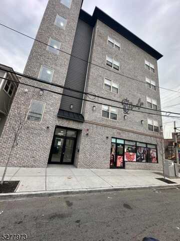 171 Carroll St, Paterson, NJ 07501