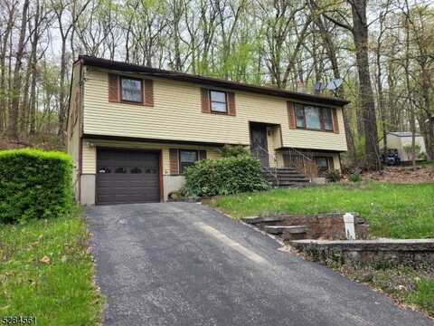 8 Panorama Dr, Vernon, NJ 07461