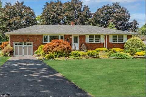 5 Marts Ln, Montville, NJ 07058