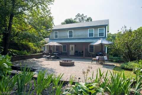 1 Casco Rd, Vernon, NJ 07422