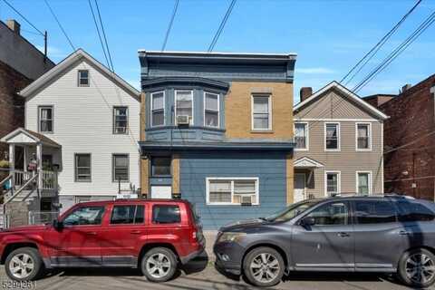 44 3Rd St, Passaic, NJ 07055