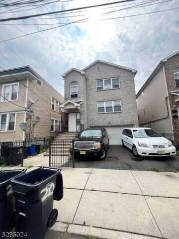 18 Wainwright St, Newark, NJ 07112