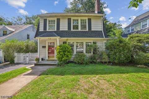 14 Edgewood Ter, Millburn, NJ 07041