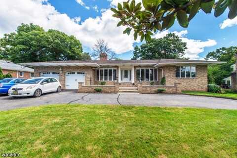 64 Douglas Dr, Montville, NJ 07082