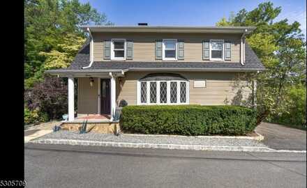 7 Pitman Pl, Whippany, NJ 07878