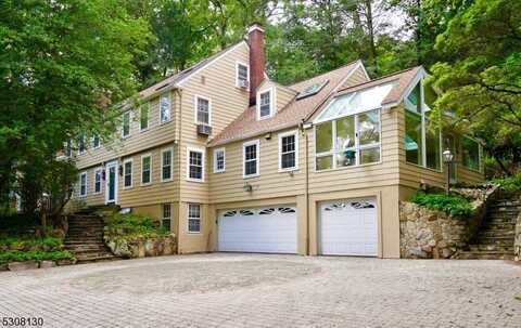 18 Lake Shore Dr, Montville, NJ 07045